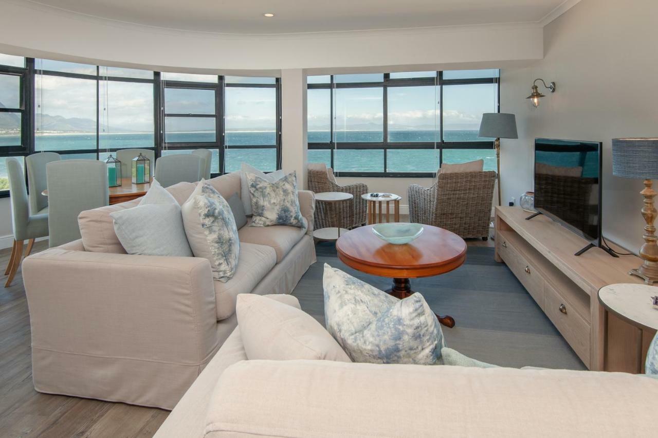 The Sun, Whales & Waves - Seafront Apartment Херманус Екстериор снимка